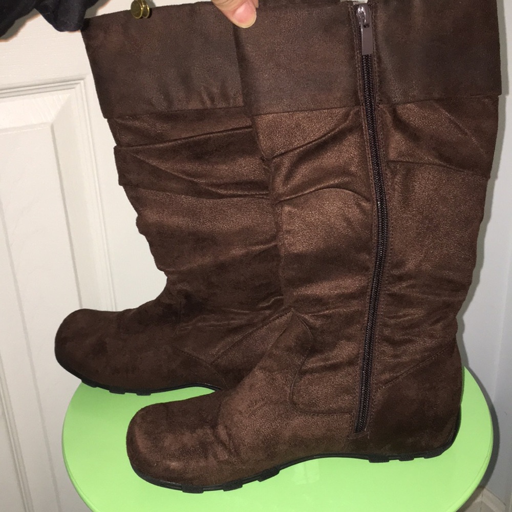 Top Moda Side Zip Suede Boots With Folded Cuff. - image 1